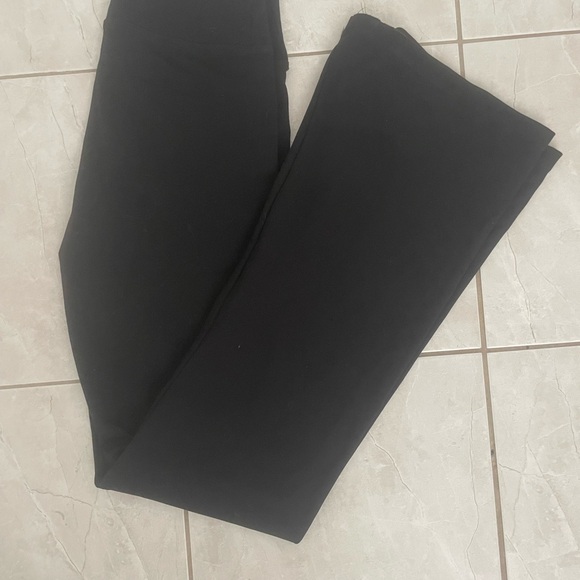 American Eagle Outfitters Women's Classic Black Flare Pants - Picture 2 of 2